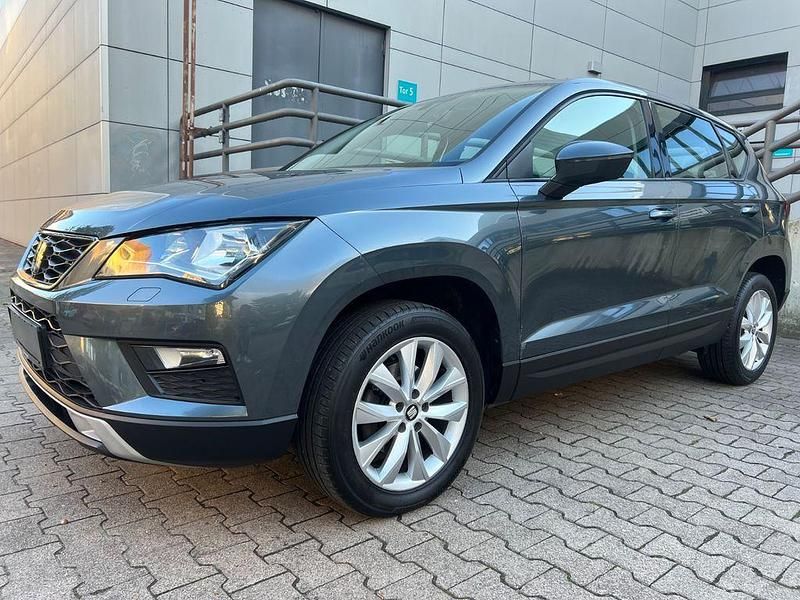 Grau Gebraucht 2020 Seat Ateca Style SUV | 14.980 € (Teuer) - Bild 1/4