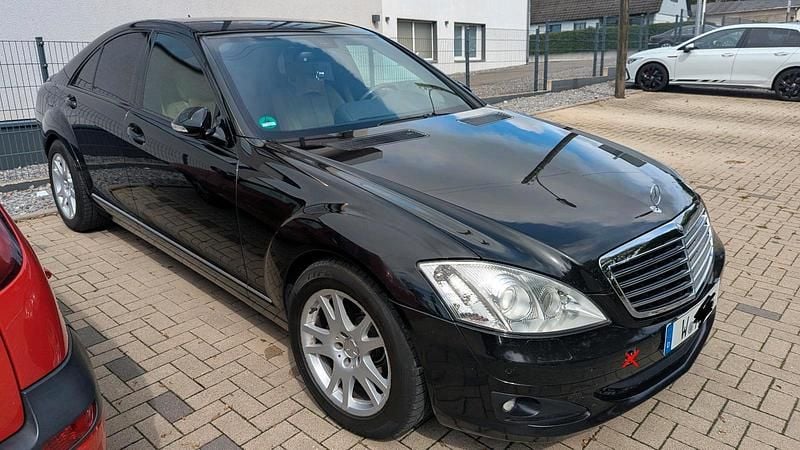 Schwarz Gebraucht 2006 Mercedes S320 Limousine | 6.500 € (Guter Preis) - Bild 1/4