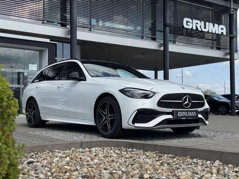 Gebraucht Mercedes C300e Night 204 PS (150 kW) 2025 Unilack polarweiß Kombi