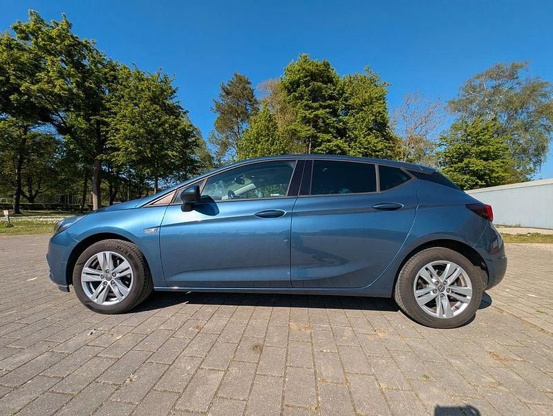 Usata Opel Astra Active 125 CV (91 kW) 2017 Blu Berlina
