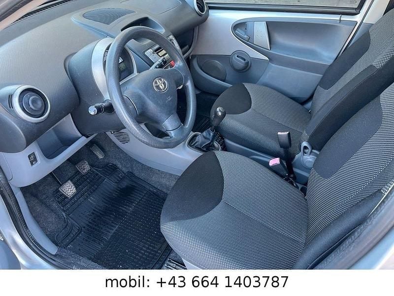 Gebraucht Toyota Aygo City 68 PS (50 kW) 2009 Silber Kleinwagen