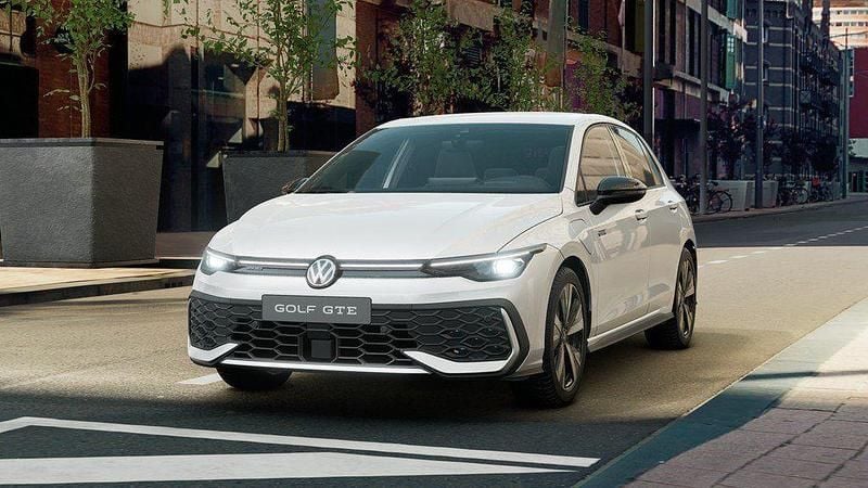 Weiß Gebraucht 2025 VW Golf GTE Limousine | 36.990 € (Guter Preis) - Bild 1/4