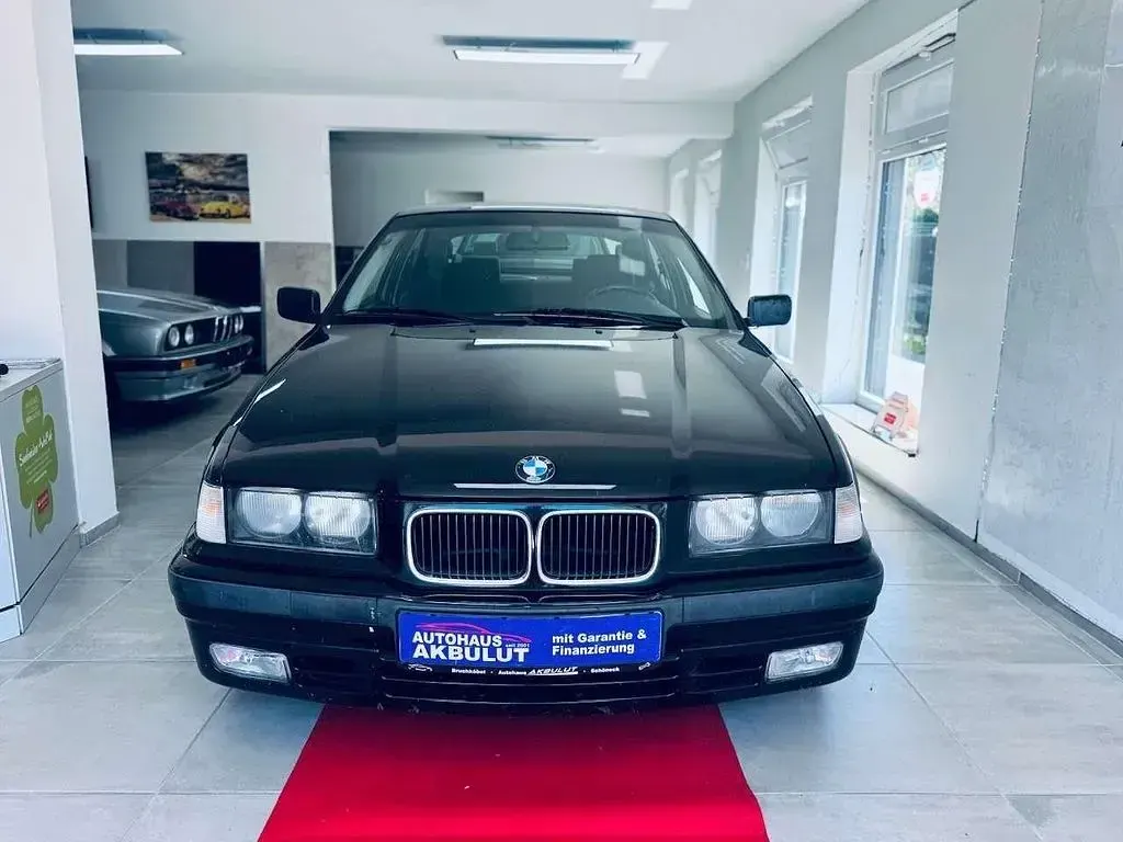 Gebraucht BMW 316 102 PS (75 kW) 1995 Schwarz Limousine