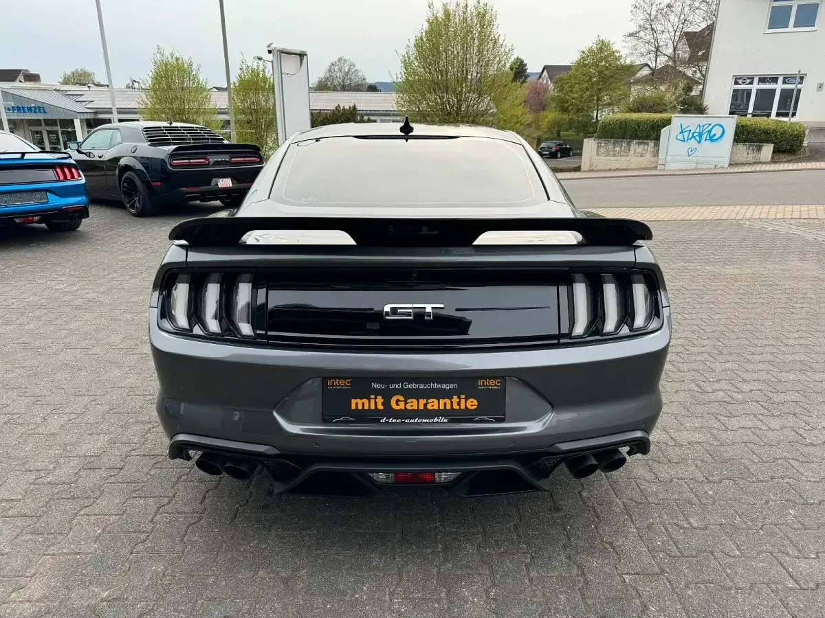 Gebraucht Ford Mustang GT Fastback 466 PS (342 kW) 2023 Carbonized grey met Coupé
