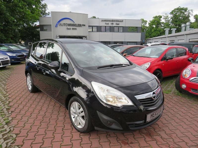 Schwarz Gebraucht 2011 Opel Meriva Design Edition Van / Kleinbus | 6.990 € (Teuer) - Bild 1/4