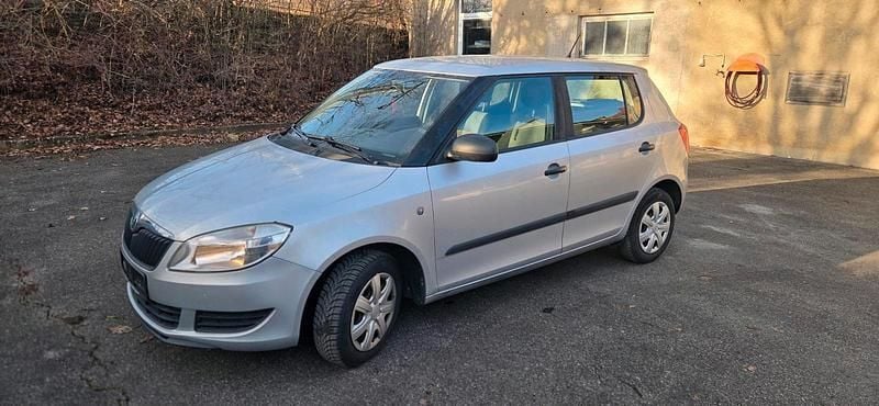 Silber Gebraucht 2012 Skoda Fabia Kleinwagen | 2.200 € (Guter Preis) - Bild 1/4