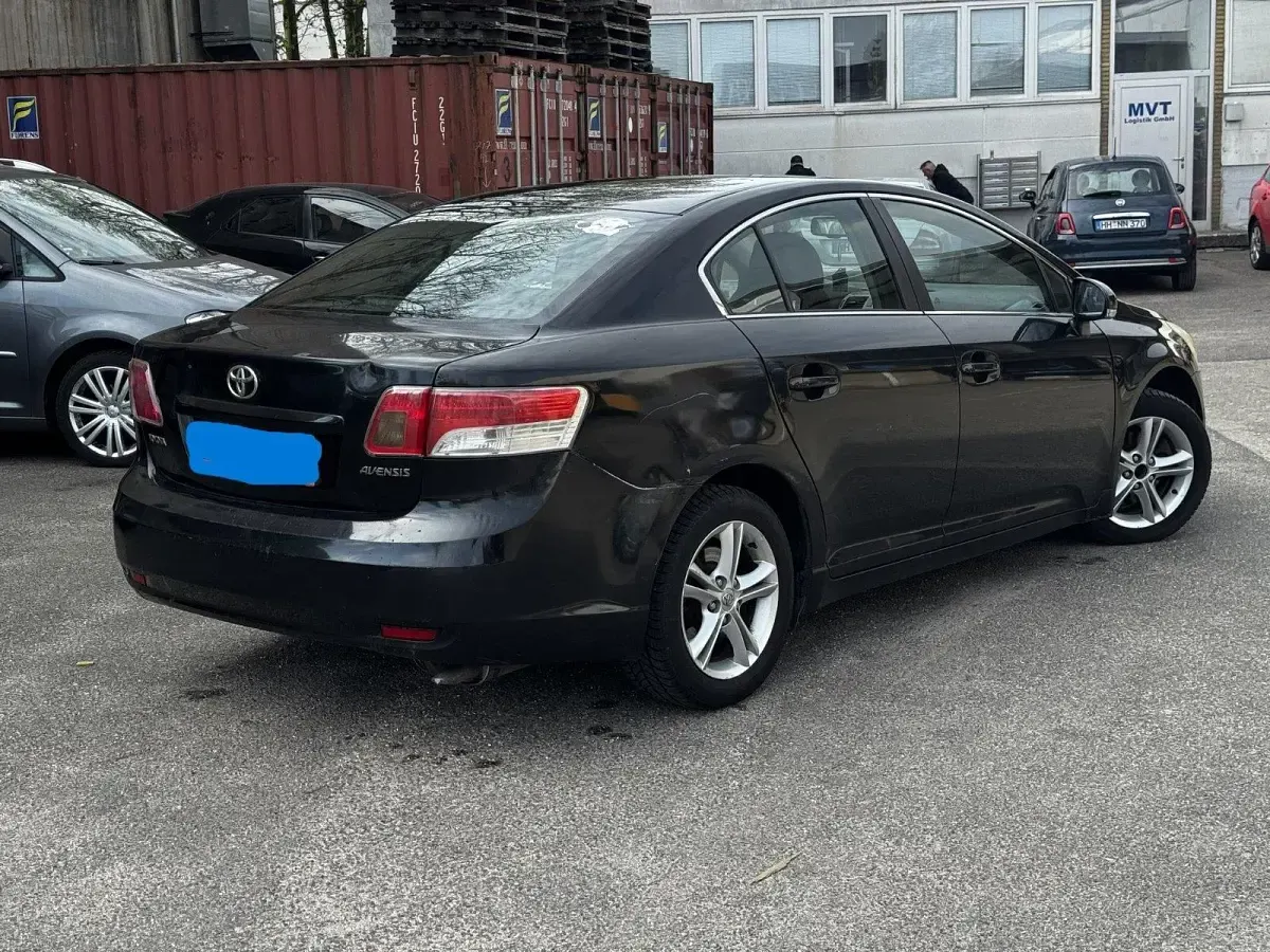 Gebraucht Toyota Avensis 147 PS (108 kW) 2011 Schwarz Limousine