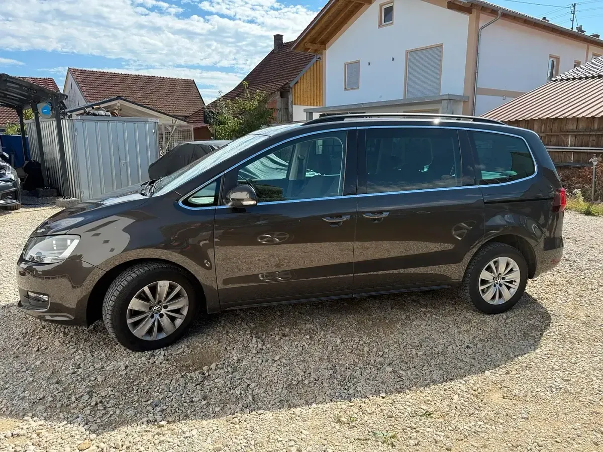 Gebraucht VW Sharan 150 PS (110 kW) 2019 Braun Van / Kleinbus