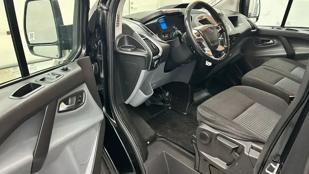Gebraucht Ford Transit Custom Trend 131 PS (96 kW) 2018 Schwarz Van / Kleinbus