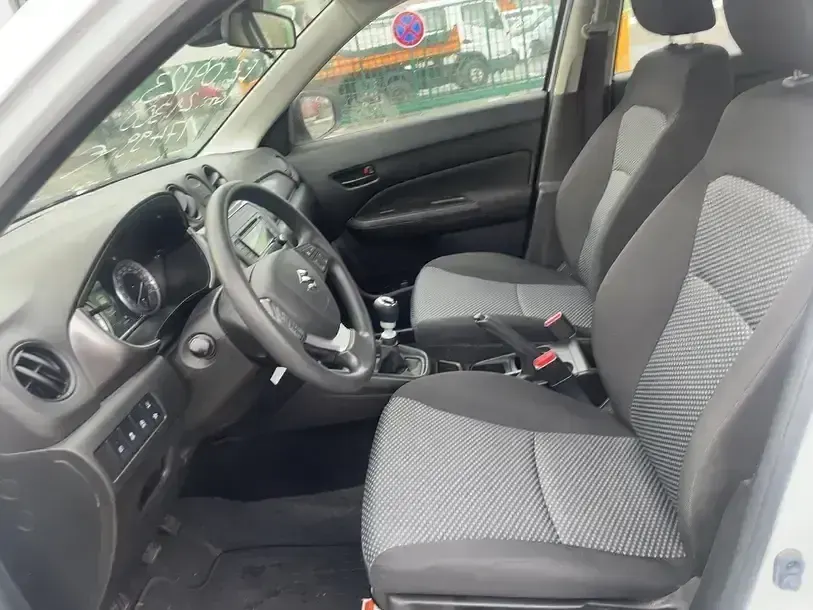 Gebraucht Suzuki Vitara Club 129 PS (94 kW) 2024 Weiss SUV