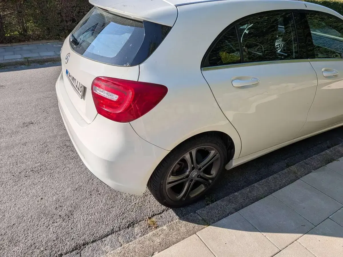 Gebraucht Mercedes A200 Style 156 PS (114 kW) 2013 Weiß Kleinwagen