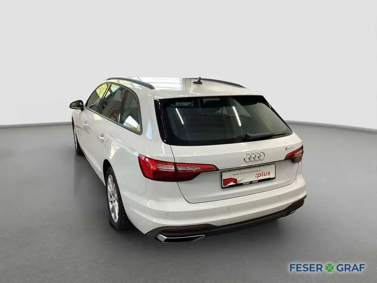 Gebraucht Audi A4 Sport 136 PS (100 kW) 2023 Gletscherweiß metallic Kombi