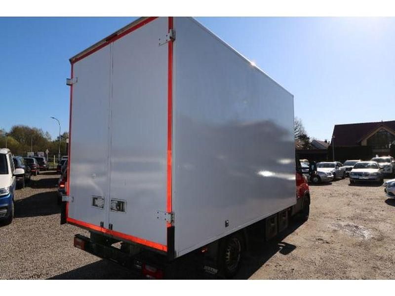 Second-hand Iveco Daily 170 CP (125 kW) 2016 Roșu Van