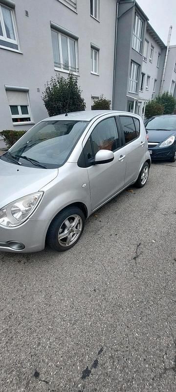 Grau Gebraucht 2009 Opel Agila Kleinwagen | 2.000 € - Bild 1/4