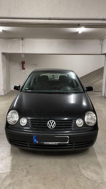 Schwarz Gebraucht 2003 VW Polo Basis Limousine | 700 € (Guter Preis) - Bild 1/4