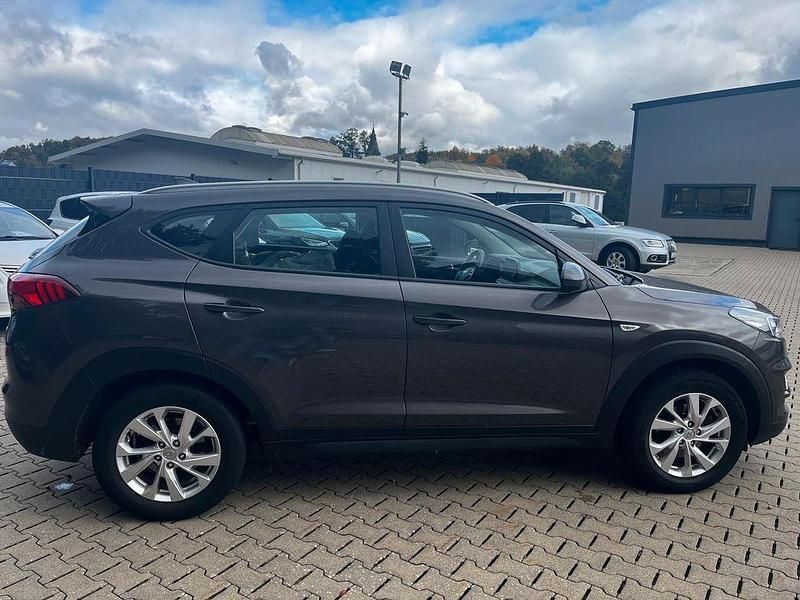 Gebraucht Hyundai Tucson Pure 177 PS (130 kW) 2019 Grau SUV