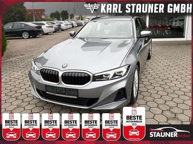 Skyscraper grau metallic (metallic) Gebraucht 2024 BMW 318 Shadowline Kombi | 32.980 € (Fairer Preis) - Bild 1/2