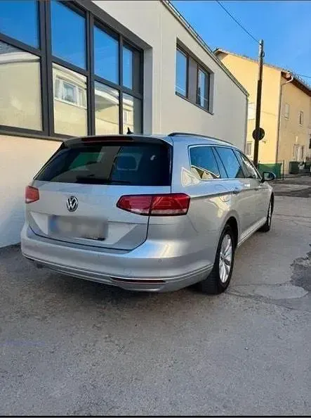 Gebraucht VW Passat 150 PS (110 kW) 2018 Grau Kombi