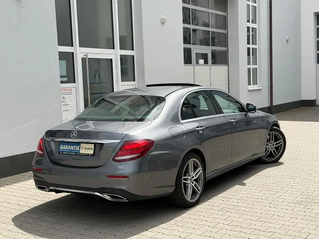 Gebraucht Mercedes E200 AMG line 184 PS (135 kW) 2017 Grau Limousine