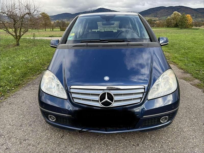 Gebraucht Mercedes A160 Avantgarde 82 PS (60 kW) 2010 Blau Limousine