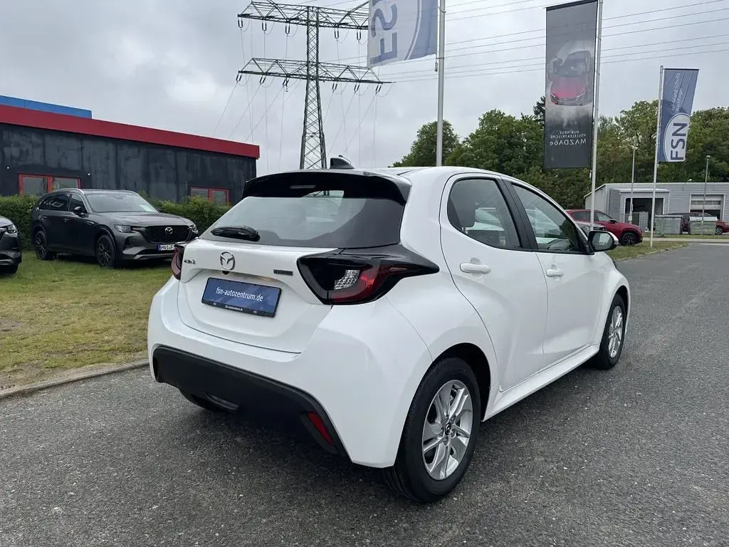 Neu Mazda 2 Center-Line 116 PS (85 kW) 2026 Weiß Kleinwagen