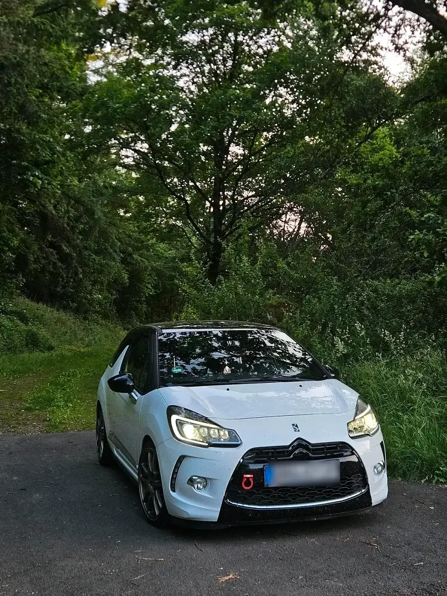 Gebraucht Citroën DS3 120 PS (88 kW) 2011 Weiß Kleinwagen