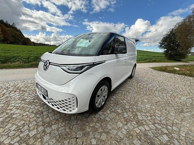 Weiß Gebraucht 2022 VW ID. Buzz Van / Kleinbus | 36.400 € (Superpreis) - Bild 1/4