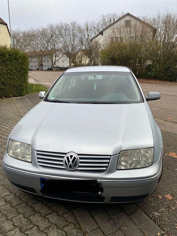 Grau Gebraucht 2003 VW Bora Basis Limousine | 2.380 € (Etwas zu teuer) - Bild 1/2
