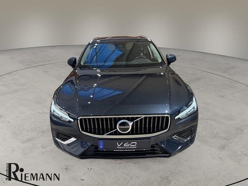 Gebraucht Volvo V60 Core 398 PS (292 kW) 2022 Blau Kombi