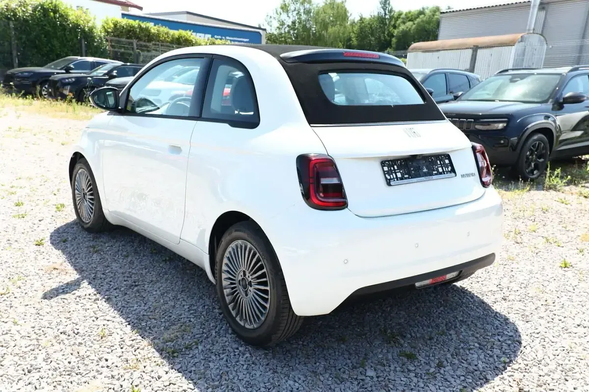 Neu Fiat 500C Icon 65 PS (47 kW) 2026 Ice weiss Cabrio