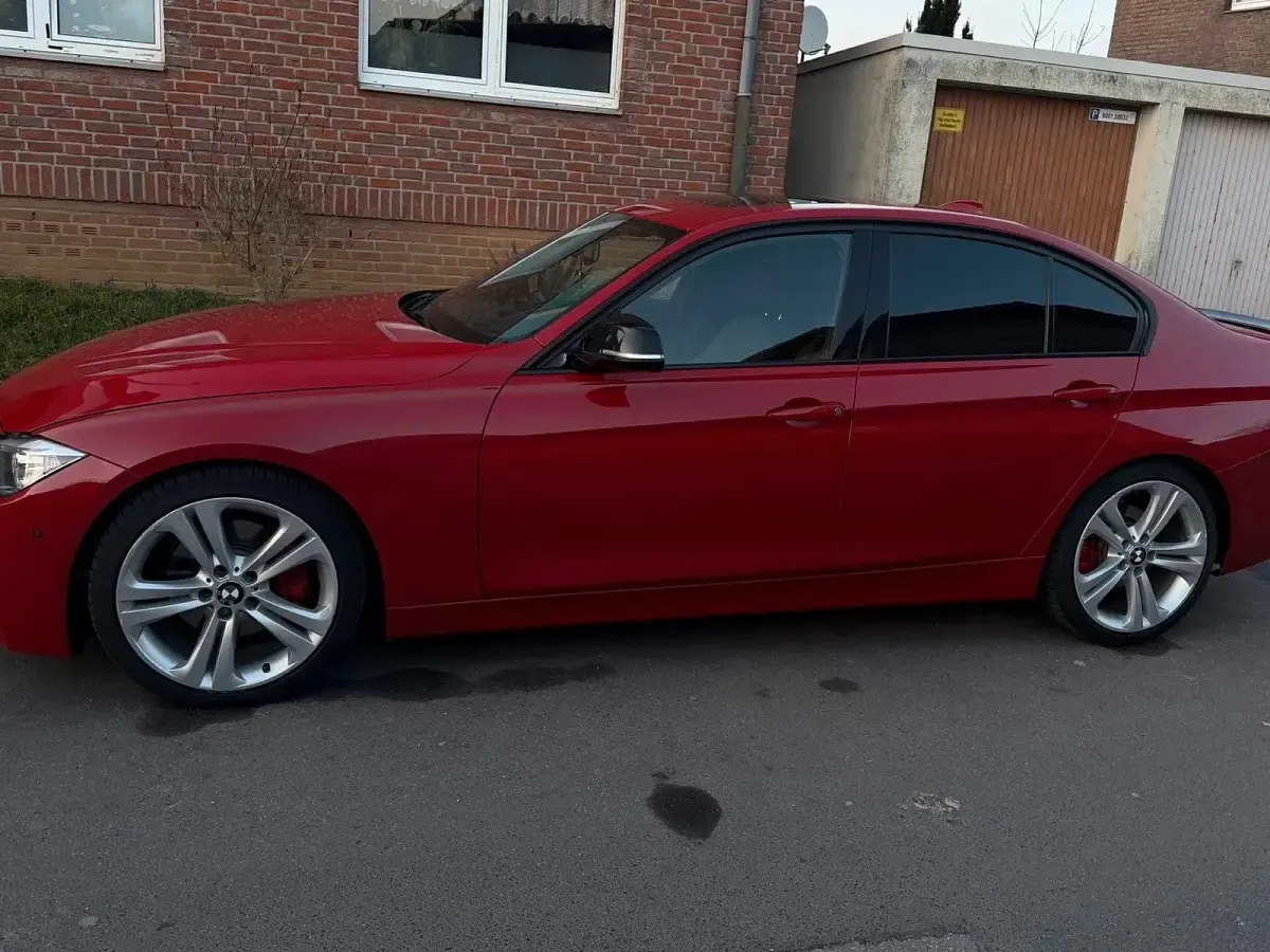 Gebraucht BMW 328 Sport Line 245 PS (180 kW) 2011 Rot Limousine
