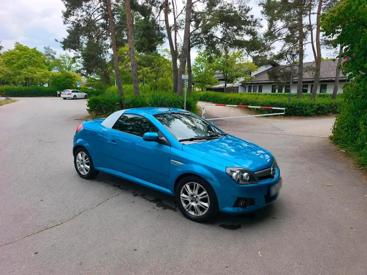 Gebraucht Opel Tigra 114 PS (83 kW) 2004 Blau Cabrio