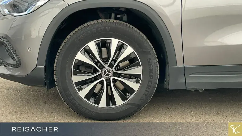 Gebraucht Mercedes GLA250 Style 224 PS (164 kW) 2022 Grau SUV