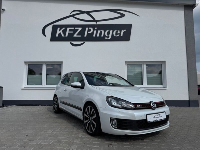 Weiß Gebraucht 2011 VW Golf VI GTI Limousine | 12.499 € (Teuer) - Bild 1/4