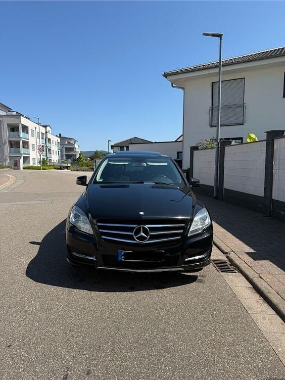 Gebraucht Mercedes R350 AMG 265 PS (194 kW) 2012 Schwarz Van / Kleinbus