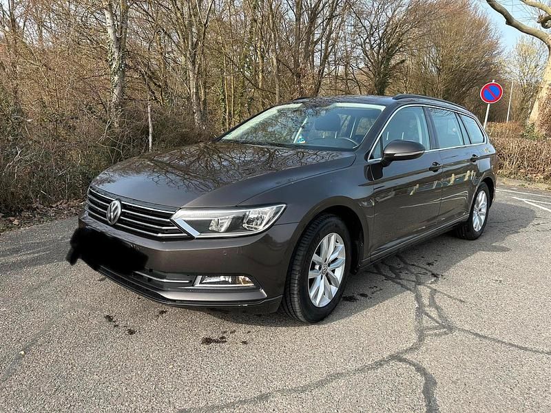 Gebraucht VW Passat 120 PS (88 kW) 2018 Braun Kombi