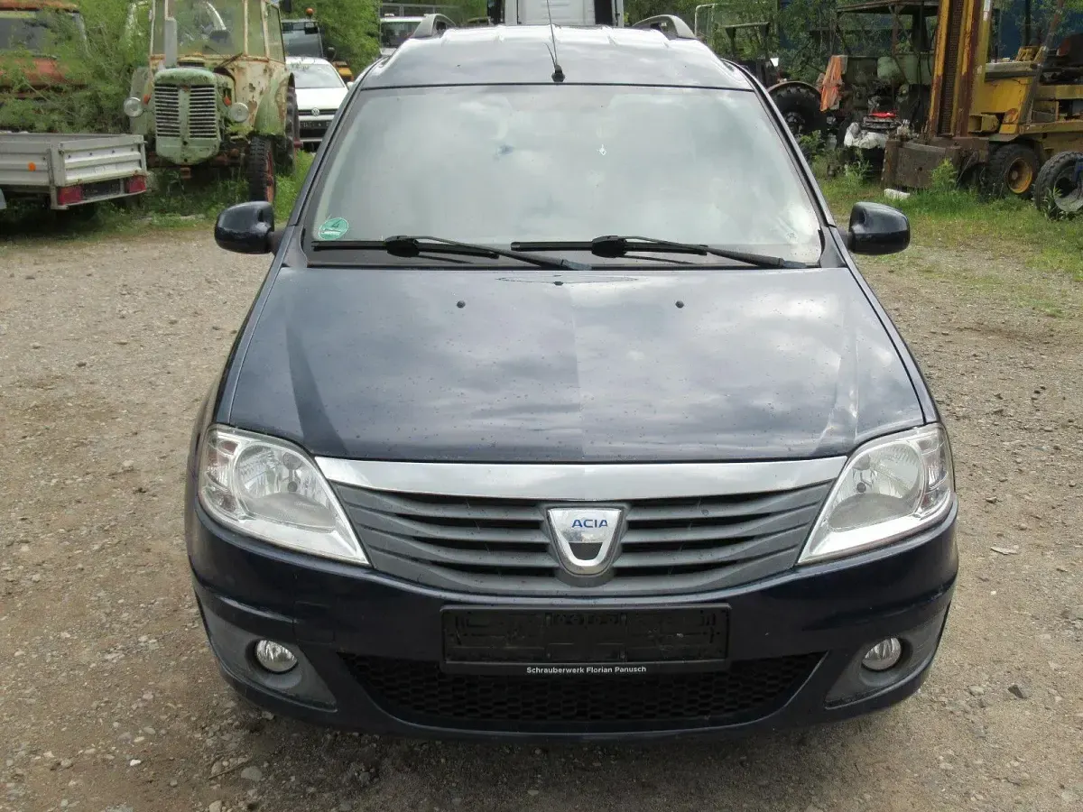 Gebraucht Dacia Logan Lauréate 105 PS (77 kW) 2010 Blau Kombi
