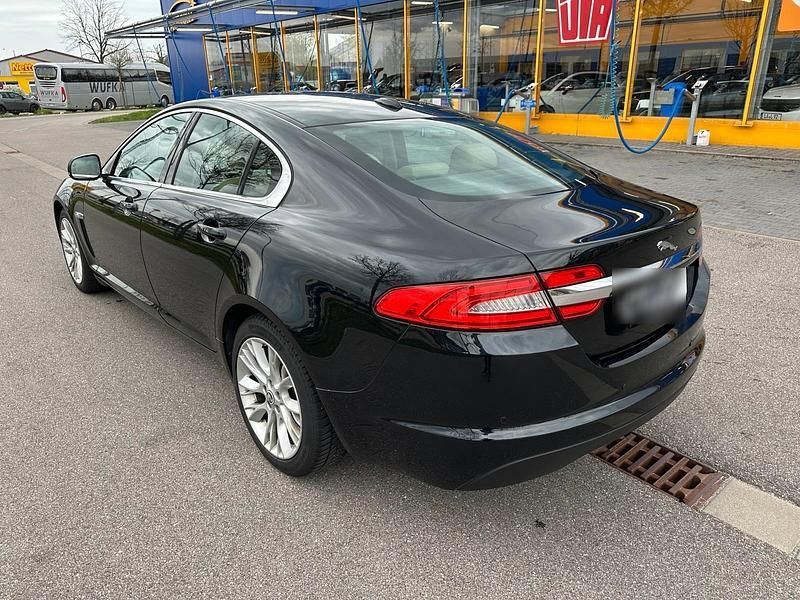 Gebraucht Jaguar XF 190 PS (139 kW) 2012 Schwarz Limousine