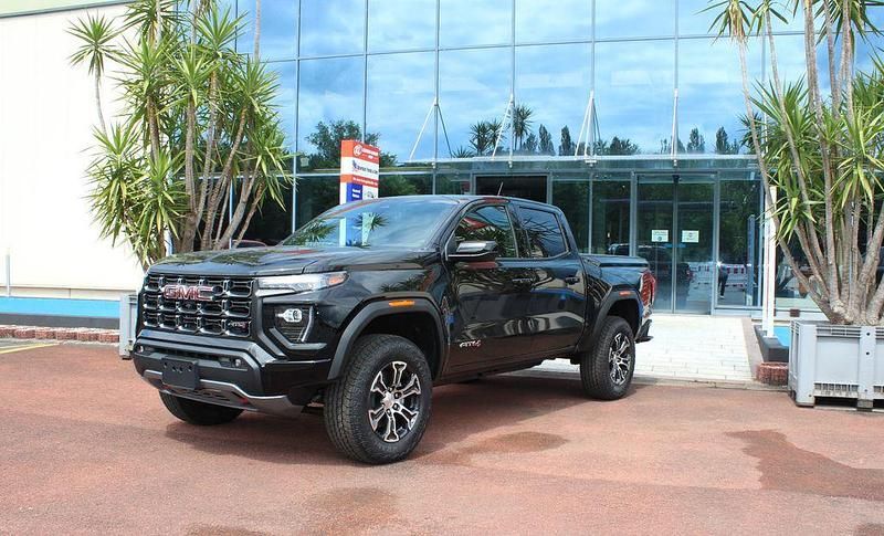 Neu GMC Canyon 314 PS (230 kW) 2025 Schwarz Abholung