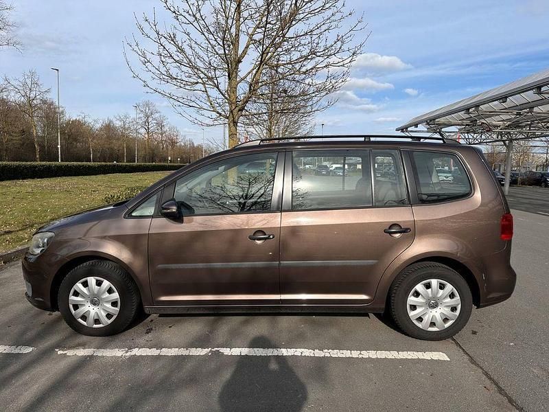 Gebraucht VW Touran 140 PS (102 kW) 2011 Braun Van / Kleinbus