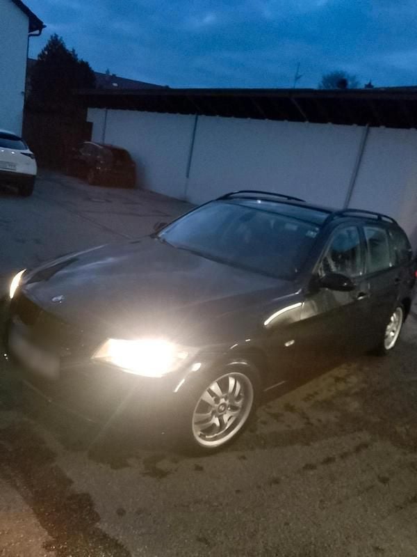 Gebraucht BMW 320 155 PS (114 kW) 2007 Schwarz Limousine