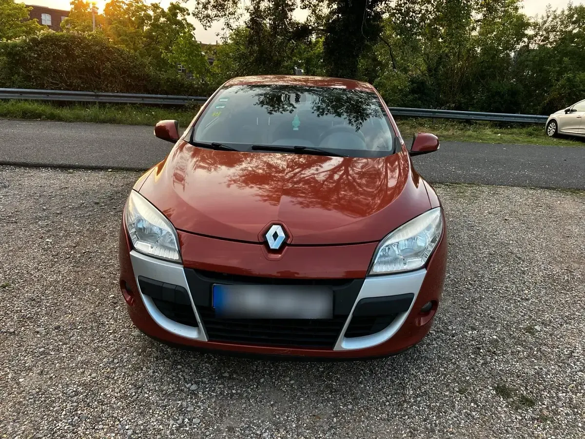 Gebraucht Renault Mégane Coupé 110 PS (80 kW) 2011 Rot Coupé