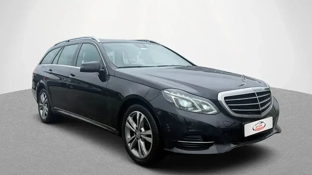 Gebraucht Mercedes E220 170 PS (125 kW) 2014 Schwarz Limousine