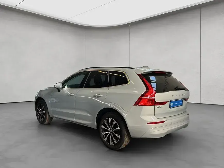 Gebraucht Volvo XC60 Core 250 PS (183 kW) 2024 Vapour grey 740 SUV