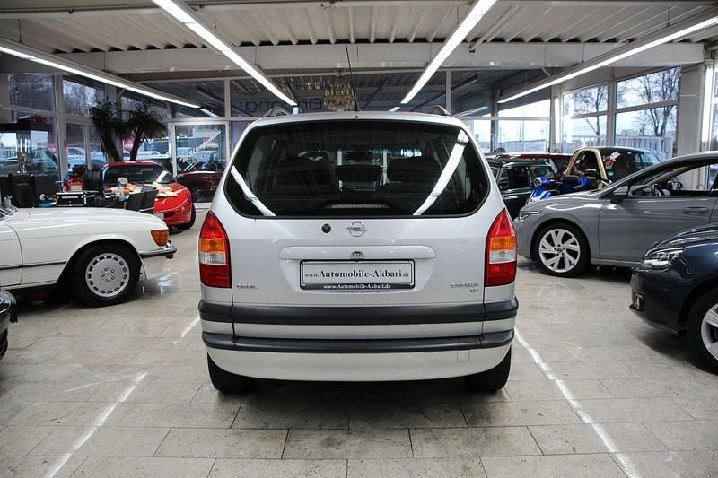 Gebraucht Opel Zafira 101 PS (74 kW) 2002 Grau Van / Kleinbus
