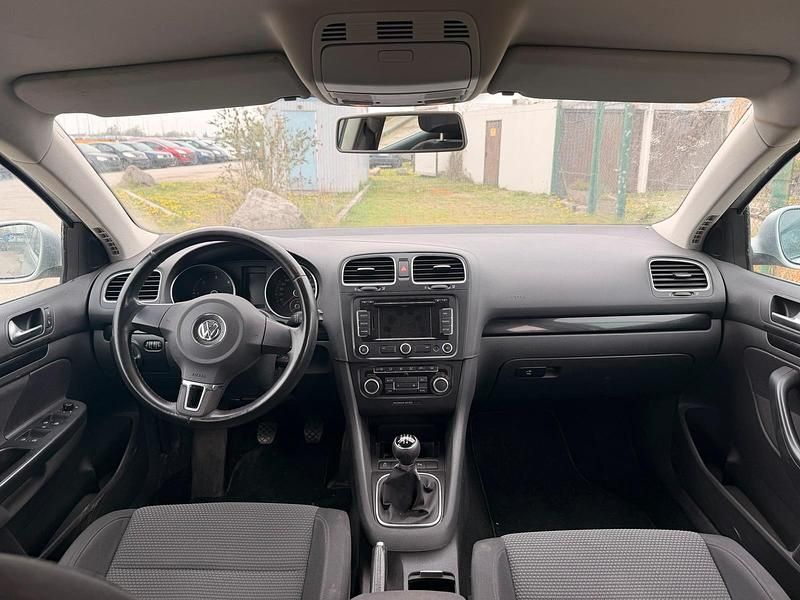 Gebraucht VW Golf VI 105 PS (77 kW) 2010 Grau Kleinwagen