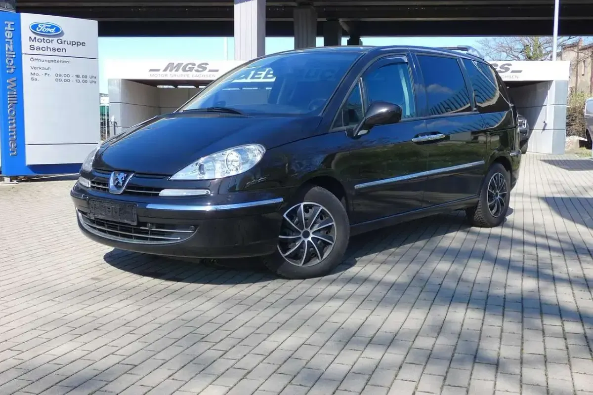 Gebraucht Peugeot 807 Tendance 163 PS (119 kW) 2011 Braun Van / Kleinbus
