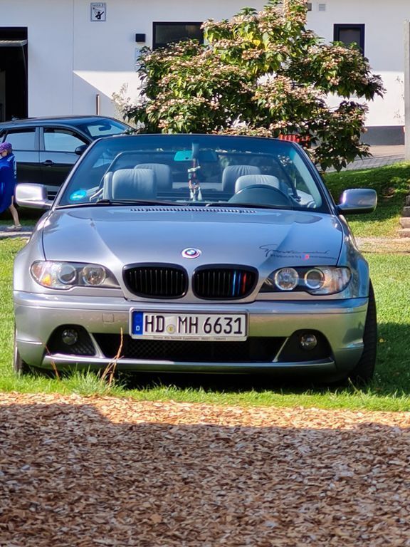 Silber Gebraucht 2003 BMW 318 Cabriolet Performance Cabrio | 6.800 € (Etwas zu teuer) - Bild 1/3