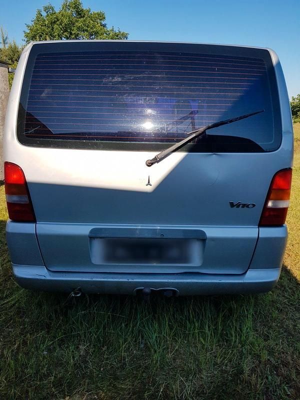 Gebraucht Mercedes V220 122 PS (89 kW) 2000 Silber Van / Kleinbus