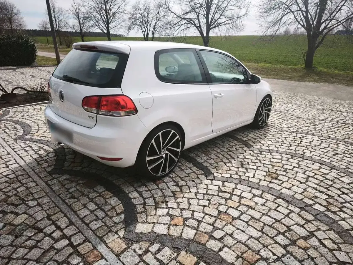 Second-hand VW Golf VI 110 CP (80 kW) 2009 Hatchback